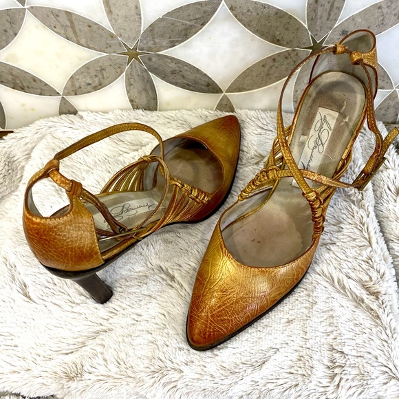 Diana Broussard Heels Pump - Picture 5 of 8